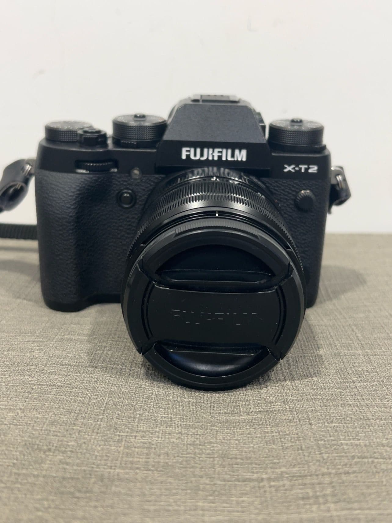 售 Fujifilm X-T2 +Fujifilm XF 18-55mm F2.8-4 R LM OIS 鏡頭